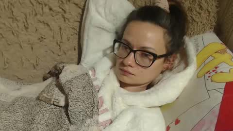 Snapshot of flowercandydoll13 chatting on 29, 12, 2024 say meow and send tip online show from 29, 12, 2024