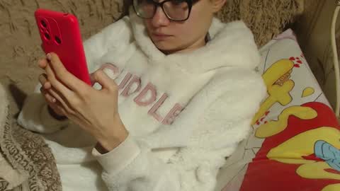 Snapshot of flowercandydoll13 chatting on 18, 1, 2025 say meow and send tip online show from 18, 1, 2025