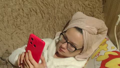 Snapshot of flowercandydoll13 chatting on 20, 1, 2025 say meow and send tip online show from 20, 1, 2025