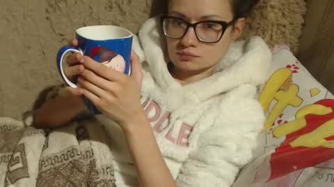 Snapshot of flowercandydoll13 chatting on 26, 1, 2025 say meow and send tip online show from 26, 1, 2025