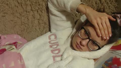 Snapshot of flowercandydoll13 chatting on 3, 2, 2025 say meow and send tip online show from 3, 2, 2025