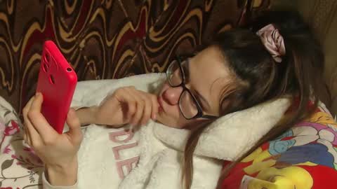 Snapshot of flowercandydoll13 chatting on 2, 3, 2025 say meow and send tip online show from 2, 3, 2025