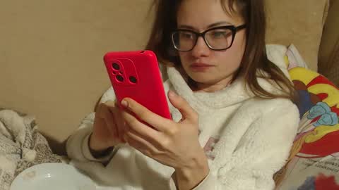 Snapshot of flowercandydoll13 chatting on 3, 3, 2025 say meow and send tip online show from 3, 3, 2025