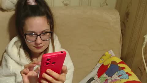 Snapshot of flowercandydoll13 chatting on 3, 3, 2025 say meow and send tip online show from 3, 3, 2025