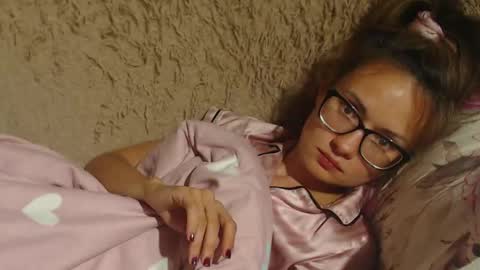 Snapshot of flowercandydoll13 chatting on 8, 9, 2025 say meow and send tip online show from 8, 9, 2025