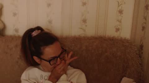 Snapshot of flowercandydoll13 chatting on 15, 9, 2025 say meow and send tip online show from 15, 9, 2025