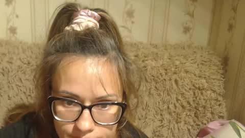 Snapshot of flowercandydoll13 chatting on 21, 9, 2025 say meow and send tip online show from 21, 9, 2025