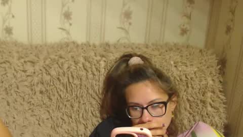 Snapshot of flowercandydoll13 chatting on 22, 9, 2025 say meow and send tip online show from 22, 9, 2025