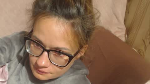 Snapshot of flowercandydoll13 chatting on 25, 9, 2025 say meow and send tip online show from 25, 9, 2025