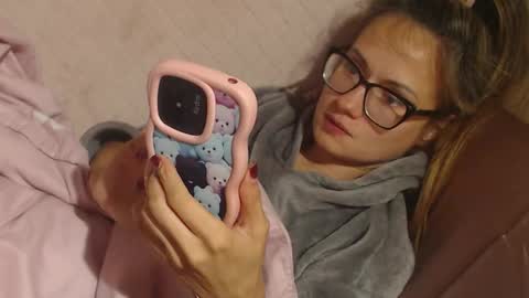 Snapshot of flowercandydoll13 chatting on 26, 9, 2025 say meow and send tip online show from 26, 9, 2025