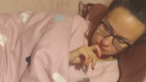 Snapshot of flowercandydoll13 chatting on 3, 10, 2025 say meow and send tip online show from 3, 10, 2025