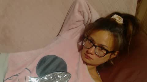 Snapshot of flowercandydoll13 chatting on 4, 10, 2025 say meow and send tip online show from 4, 10, 2025