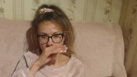 Snapshot of flowercandydoll13 chatting on 24, 10, 2025 say meow and send tip online show from 24, 10, 2025