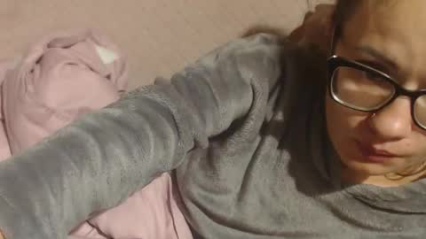 Snapshot of flowercandydoll13 chatting on 8, 11, 2025 say meow and send tip online show from 8, 11, 2025