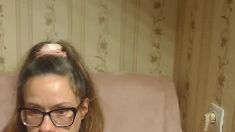 Snapshot of flowercandydoll13 chatting on 10, 11, 2025 say meow and send tip online show from 10, 11, 2025