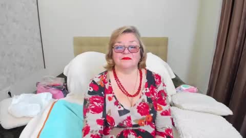 Snapshot of flowerlover8 chatting on 6, 2, 2025 Flowerlower online show from 6, 2, 2025