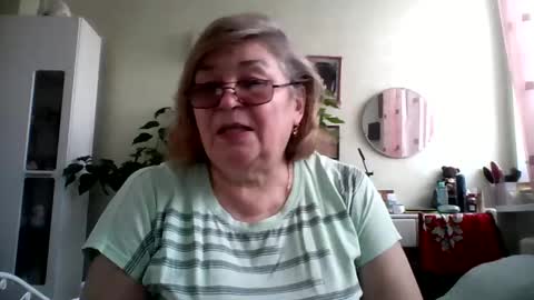 Snapshot of flowerlover8 chatting on 8, 2, 2025 Flowerlower online show from 8, 2, 2025