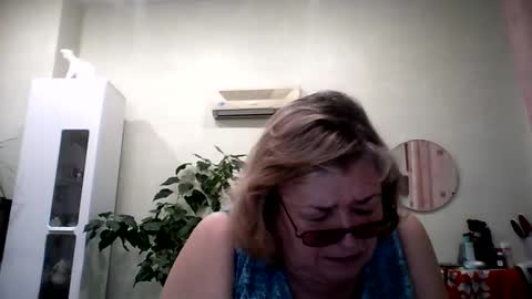 Snapshot of flowerlover8 chatting on 8, 2, 2025 Flowerlower online show from 8, 2, 2025
