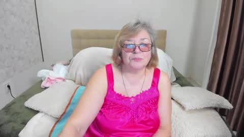 Snapshot of flowerlover8 chatting on 11, 2, 2025 Flowerlower online show from 11, 2, 2025