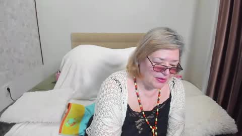 Snapshot of flowerlover8 chatting on 13, 2, 2025 Flowerlower online show from 13, 2, 2025