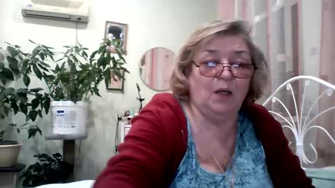 Snapshot of flowerlover8 chatting on 15, 2, 2025 Flowerlower online show from 15, 2, 2025