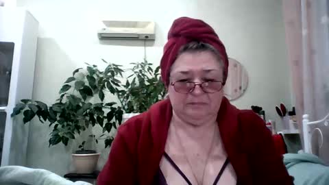 Snapshot of flowerlover8 chatting on 16, 2, 2025 Flowerlower online show from 16, 2, 2025