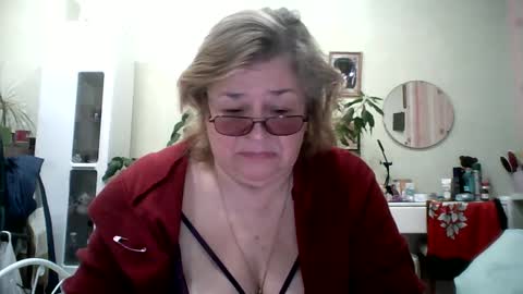 Snapshot of flowerlover8 chatting on 23, 2, 2025 Flowerlower online show from 23, 2, 2025