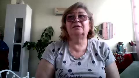 Snapshot of flowerlover8 chatting on 23, 2, 2025 Flowerlower online show from 23, 2, 2025