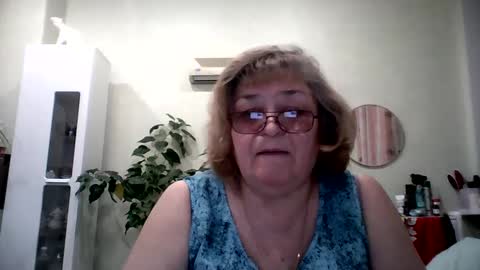 Snapshot of flowerlover8 chatting on 24, 2, 2025 Flowerlower online show from 24, 2, 2025