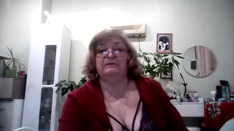 Snapshot of flowerlover8 chatting on 24, 2, 2025 Flowerlower online show from 24, 2, 2025