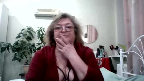 Snapshot of flowerlover8 chatting on 1, 3, 2025 Flowerlower online show from 1, 3, 2025