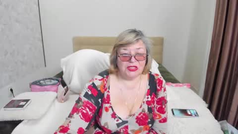 Snapshot of flowerlover8 chatting on 3, 3, 2025 Flowerlower online show from 3, 3, 2025