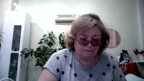 Snapshot of flowerlover8 chatting on 3, 3, 2025 Flowerlower online show from 3, 3, 2025