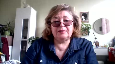 Snapshot of flowerlover8 chatting on 8, 3, 2025 Flowerlower online show from 8, 3, 2025