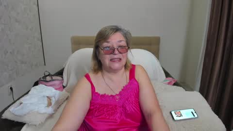 Snapshot of flowerlover8 chatting on 11, 3, 2025 Flowerlower online show from 11, 3, 2025