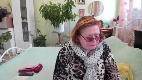 Snapshot of flowerlover8 chatting on 20, 9, 2025 Flowerlower online show from 20, 9, 2025