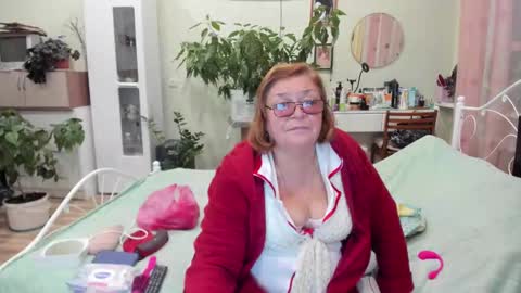 Snapshot of flowerlover8 chatting on 26, 9, 2025 Flowerlower online show from 26, 9, 2025