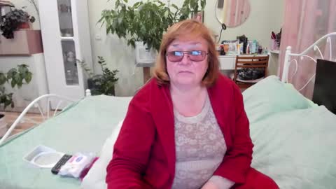 Snapshot of flowerlover8 chatting on 28, 9, 2025 Flowerlower online show from 28, 9, 2025