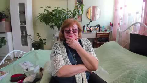 Snapshot of flowerlover8 chatting on 29, 9, 2025 Flowerlower online show from 29, 9, 2025