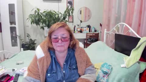 Snapshot of flowerlover8 chatting on 30, 9, 2025 Flowerlower online show from 30, 9, 2025