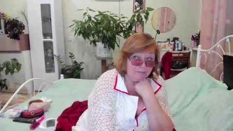 Snapshot of flowerlover8 chatting on 3, 10, 2025 Flowerlower online show from 3, 10, 2025