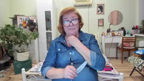 Snapshot of flowerlover8 chatting on 3, 12, 2025 Flowerlower online show from 3, 12, 2025