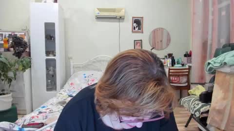 Snapshot of flowerlover8 chatting on 4, 12, 2025 Flowerlower online show from 4, 12, 2025