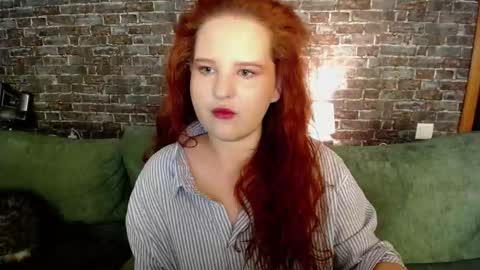 Snapshot of floweroffreedom_ chatting on 15, 12, 2025 FlowerOfFreedom online show from 15, 12, 2025