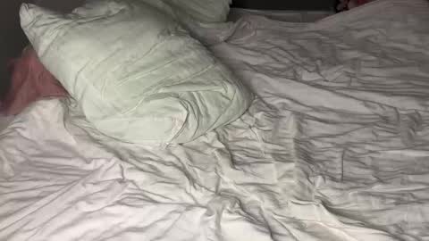 Snapshot of fluffy_bunnyxxx chatting on 18, 10, 2025 fluffy_bunnyxxx online show from 18, 10, 2025