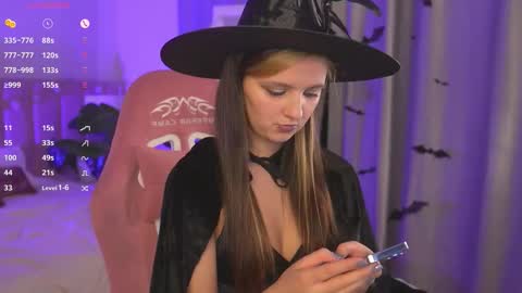 Snapshot of fluffy_waffles chatting on 24, 10, 2025 LilLisa online show from 24, 10, 2025