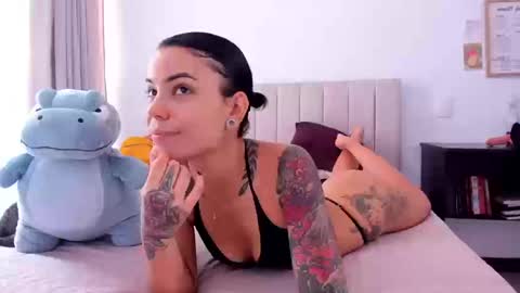 Snapshot of fly2day chatting on 23, 9, 2025 Just Fly online show from 23, 9, 2025