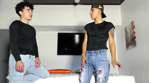 Snapshot of flyckers chatting on 8, 11, 2025 flyckers online show from 8, 11, 2025