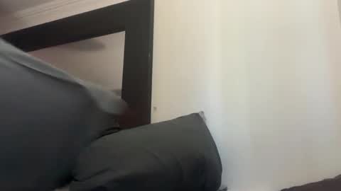 Snapshot of flyerstud_mtl chatting on 25, 4, 2026 FlyerStud Mtl online show from 25, 4, 2026