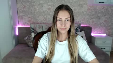 Molli  Ready for any play with you. Hottest show in pvt  Help a student earn big tokens  online show from 21, 12, 2025